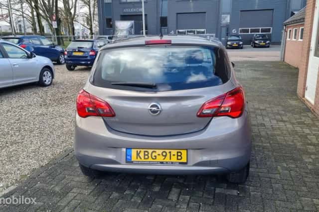 Opel Corsa (2015) thumbnail 3