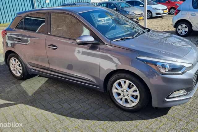 Hyundai i20 (2016) thumbnail 4