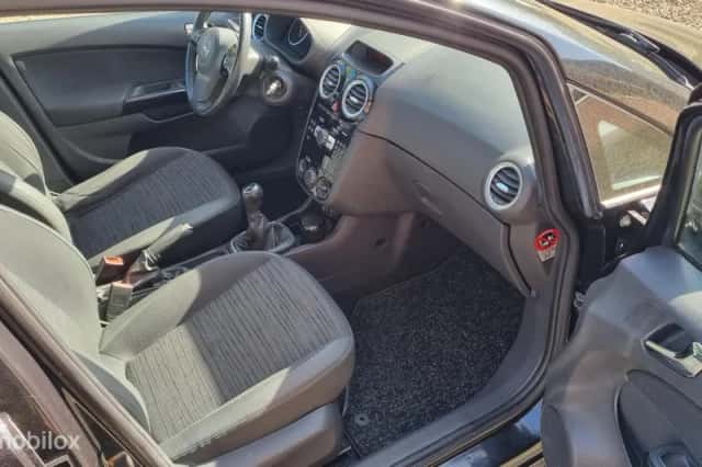 Opel Corsa (2014) thumbnail 5