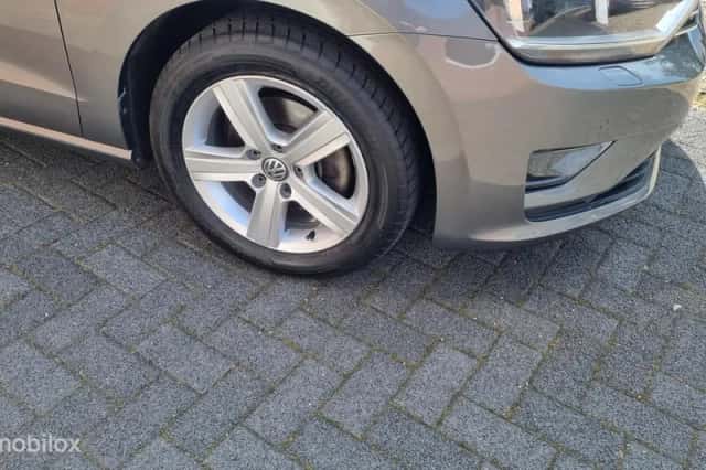 Volkswagen Golf Sportsvan (2014) thumbnail 5
