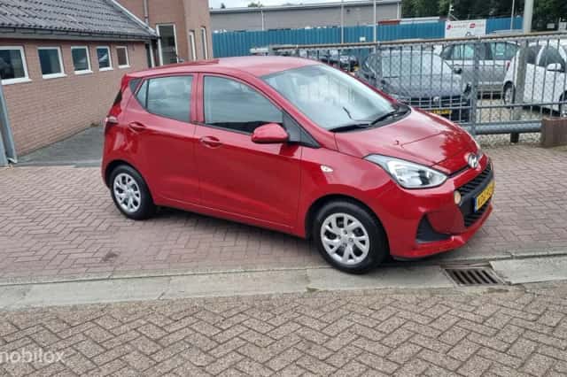 Hyundai i10 (2017) thumbnail 2