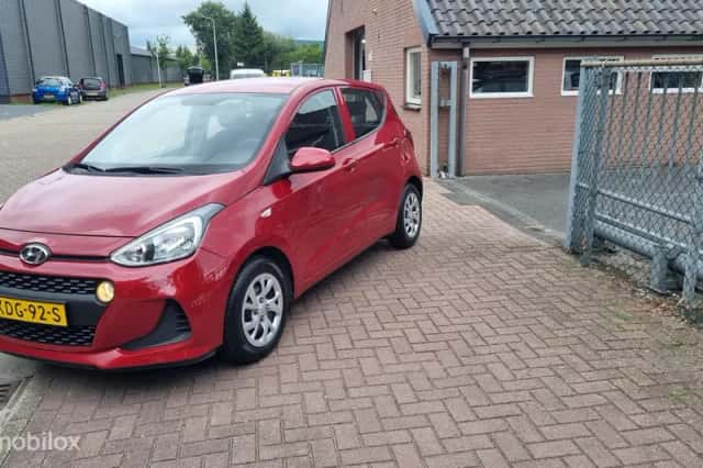 Hyundai i10 (2017) thumbnail 3