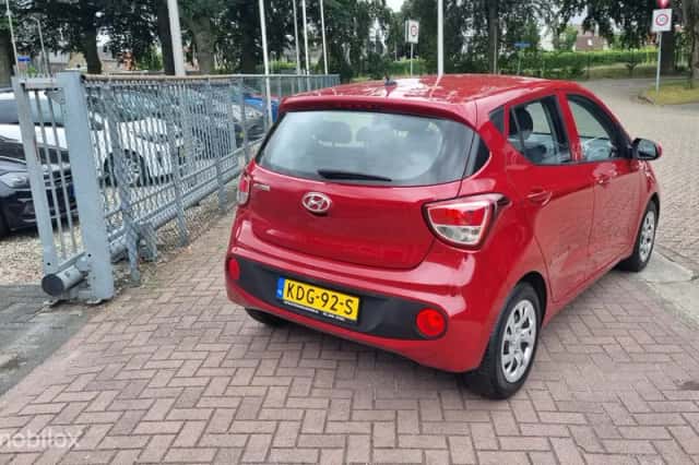 Hyundai i10 (2017) thumbnail 4