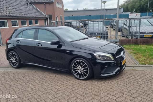 Mercedes-Benz A-Klasse (2017) thumbnail 2