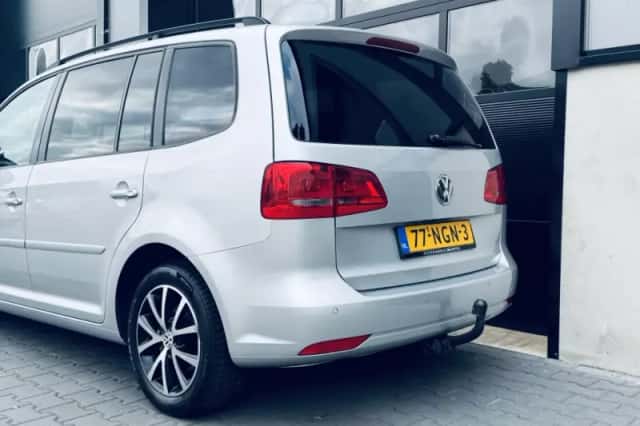 Volkswagen Touran (2010) thumbnail 6