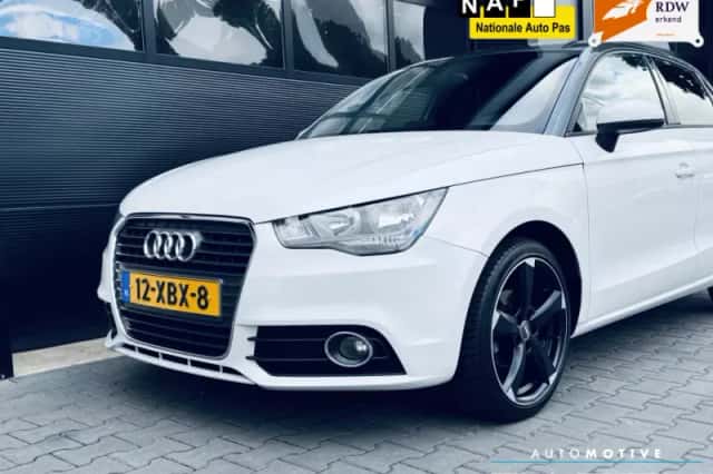 Audi A1 (2012) thumbnail 3