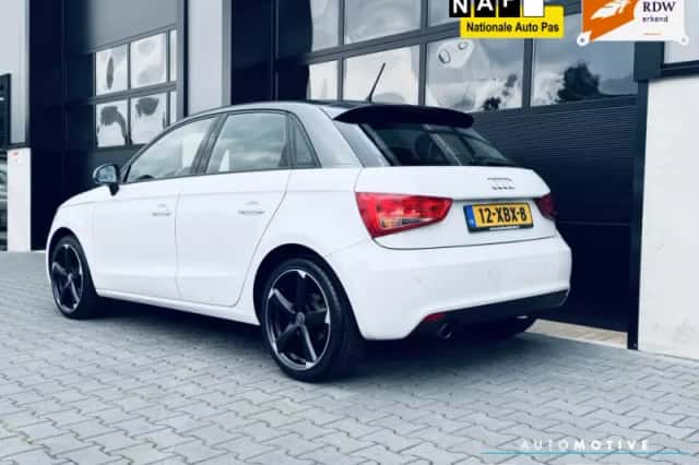 Audi A1 (2012) thumbnail 5