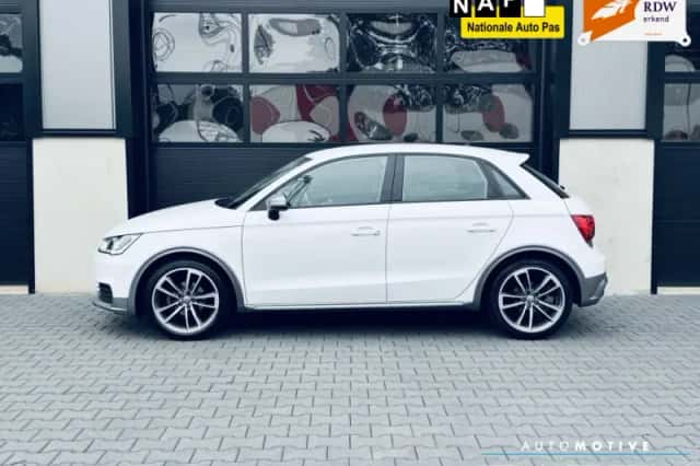 Audi A1 (2017) thumbnail 4