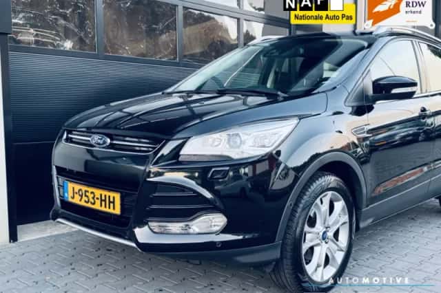 Ford Kuga (2014) thumbnail 3