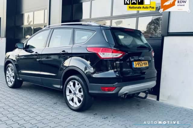 Ford Kuga (2014) thumbnail 4