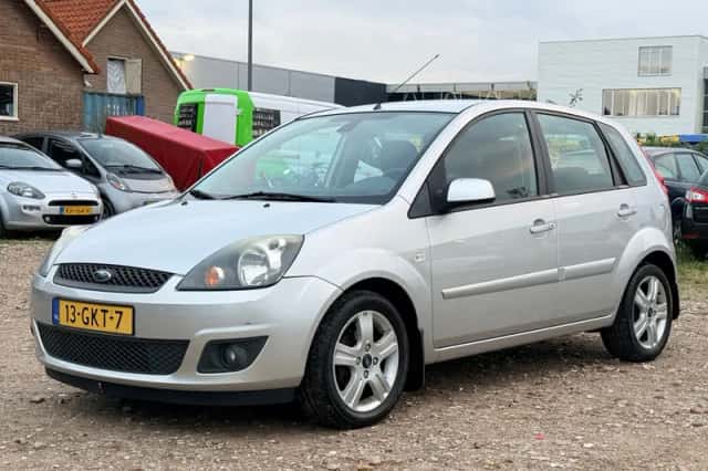Ford Fiesta (2008) thumbnail 3