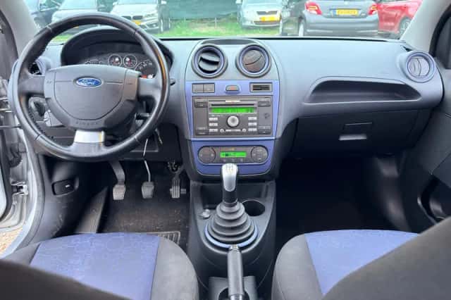 Ford Fiesta (2008) thumbnail 6