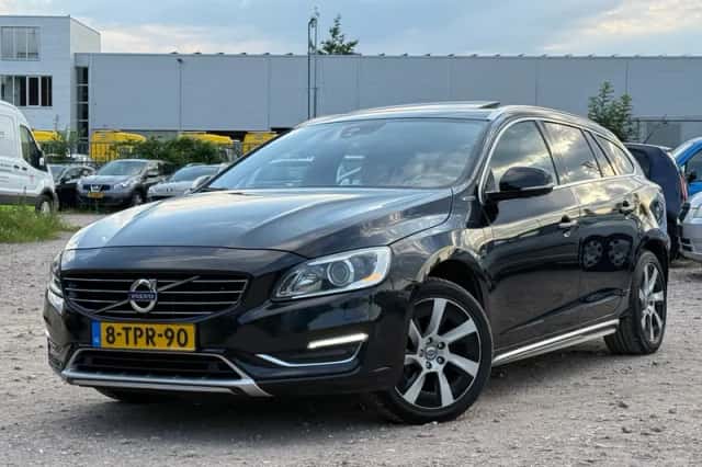 Volvo V60 (2014) thumbnail 1
