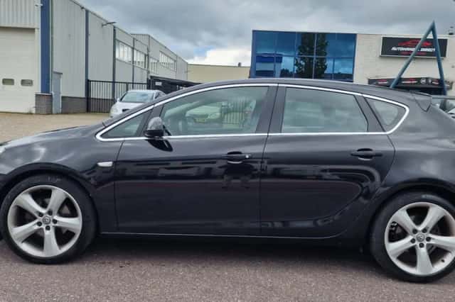Opel Astra (2010) thumbnail 2