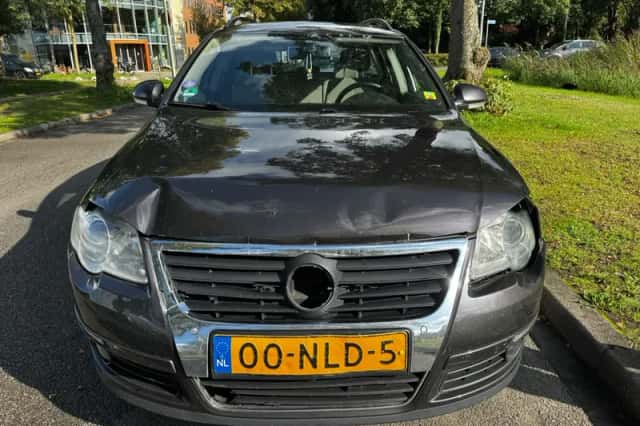 Volkswagen Passat (2010) thumbnail 4