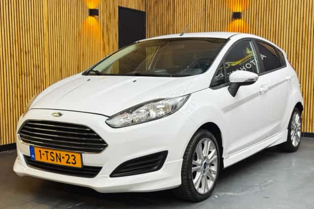 Ford Fiesta (2014) thumbnail 1