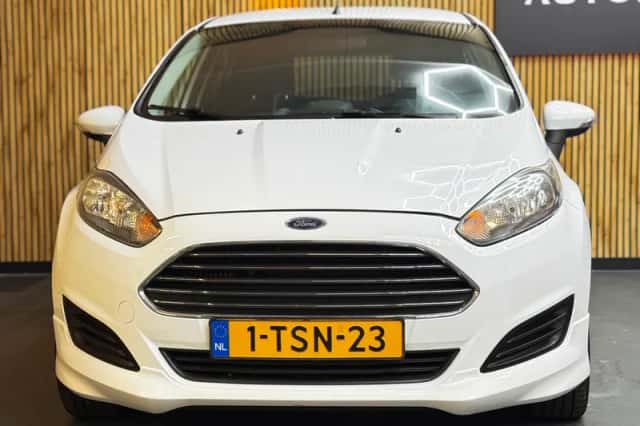 Ford Fiesta (2014) thumbnail 6