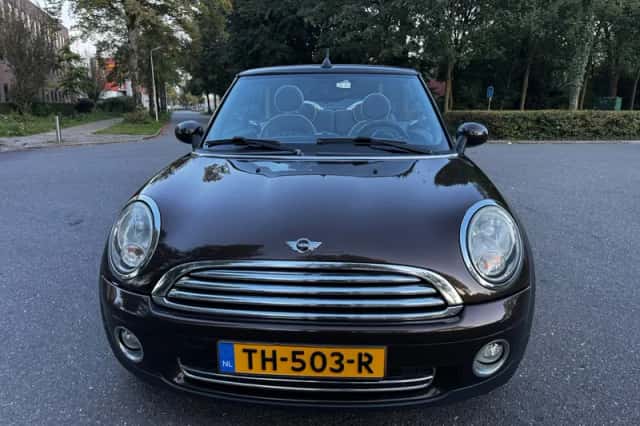 MINI Cabrio (2009) thumbnail 5