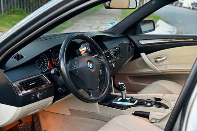 BMW 5-Serie (2008) thumbnail 3