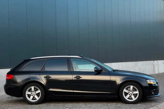 Audi A4 (2009) thumbnail 2