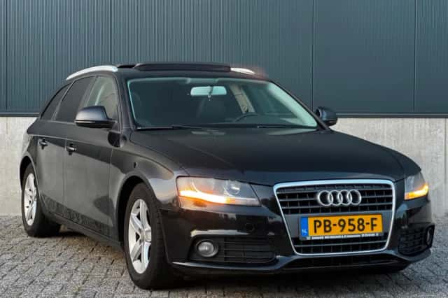 Audi A4 (2009) thumbnail 3