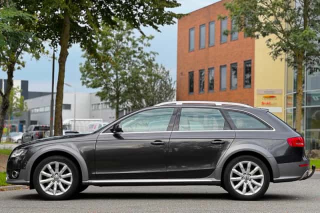 Audi A4 Allroad (2010) thumbnail 2