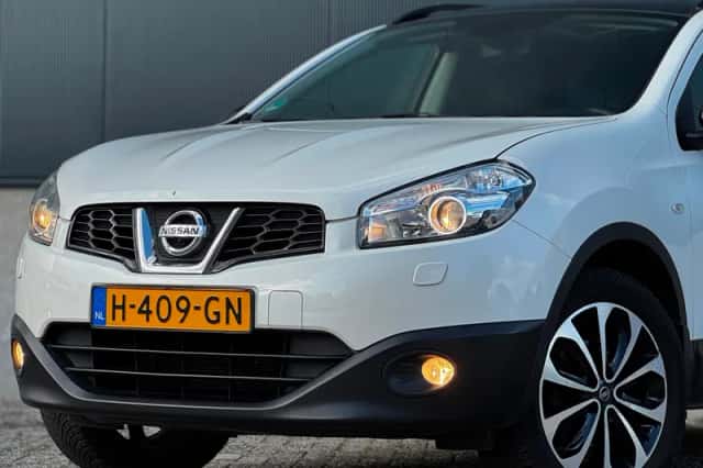 Nissan Qashqai (2013) thumbnail 3