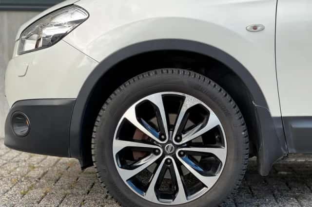 Nissan Qashqai (2013) thumbnail 6