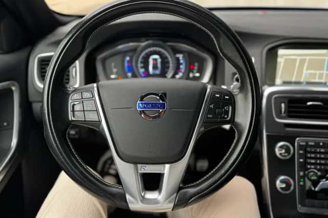 Volvo S60 (2014) thumbnail 3