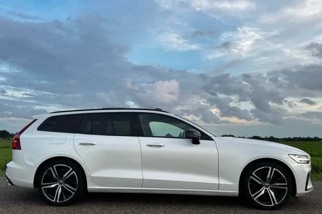 Volvo V60 (2019) thumbnail 3
