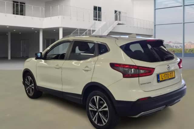Nissan Qashqai (2017) thumbnail 4