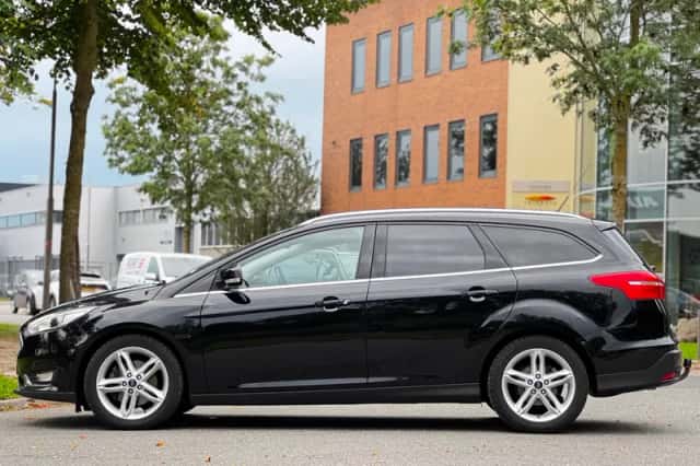 Ford Focus (2017) thumbnail 2
