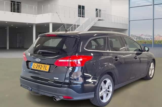 Ford Focus (2017) thumbnail 3