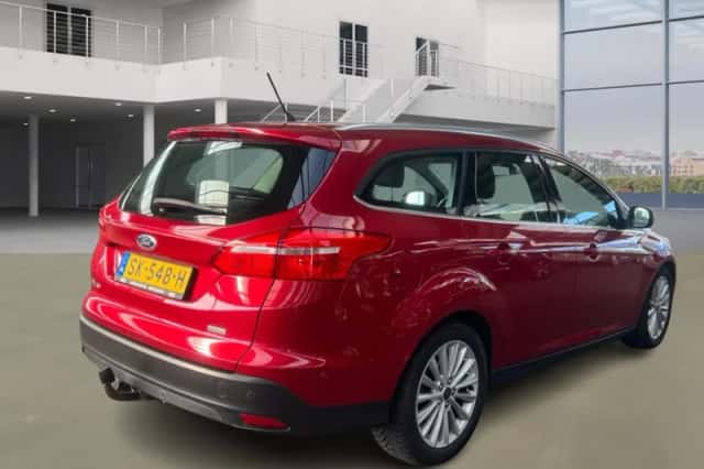 Ford Focus (2018) thumbnail 3