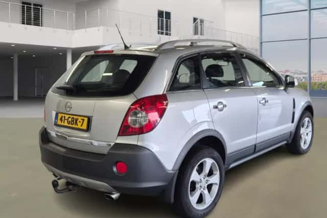 Opel Antara (2007) thumbnail 3