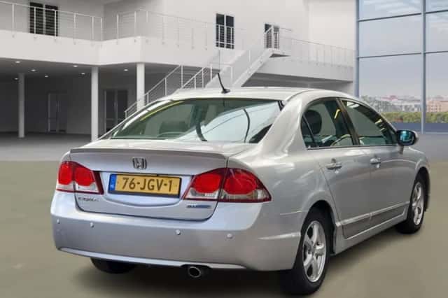 Honda Civic (2009) thumbnail 3
