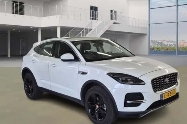 Jaguar E-Pace (2021) thumbnail 2