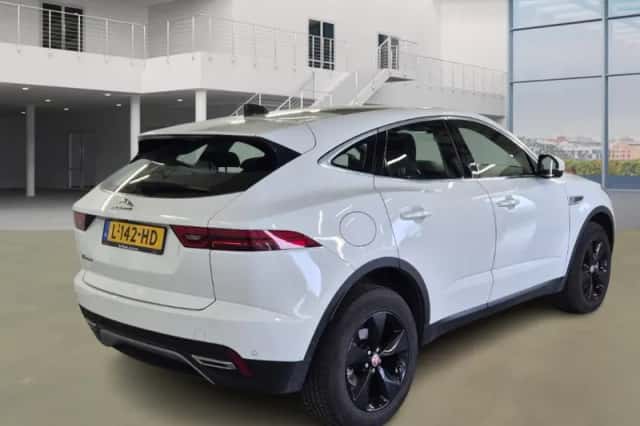 Jaguar E-Pace (2021) thumbnail 3