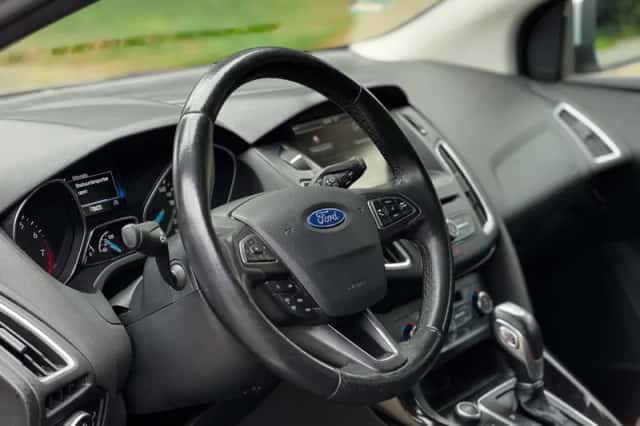 Ford Focus (2015) thumbnail 3