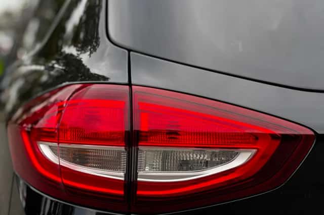 Ford C-Max (2017) thumbnail 4