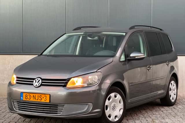 Volkswagen Touran (2010) thumbnail 1