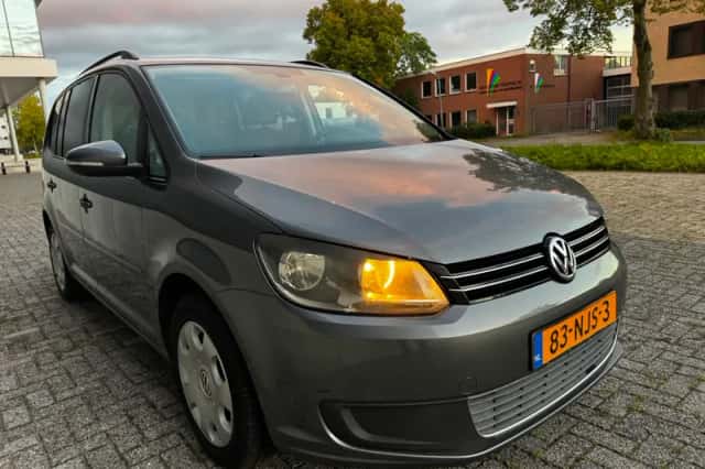 Volkswagen Touran (2010) thumbnail 5