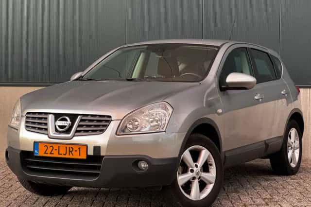 Nissan Qashqai (2009) thumbnail 4