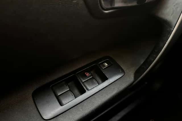 Nissan Qashqai (2009) thumbnail 6