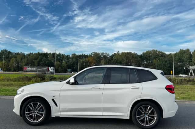 BMW X3 (2020) thumbnail 2