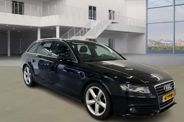 Audi A4 (2011) thumbnail 2