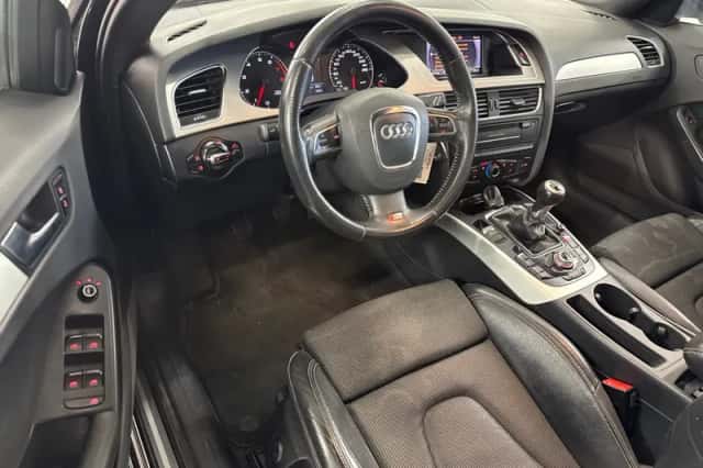 Audi A4 (2011) thumbnail 6
