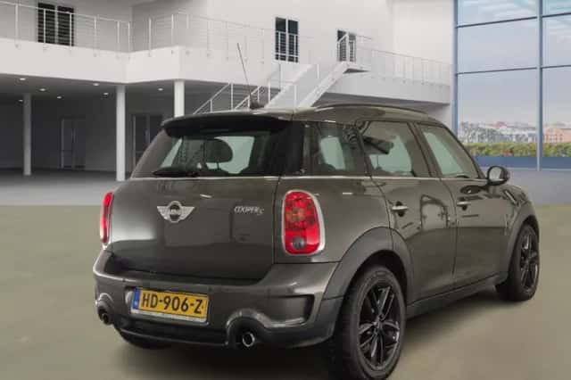 MINI Countryman (2013) thumbnail 3