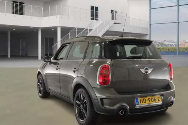 MINI Countryman (2013) thumbnail 4