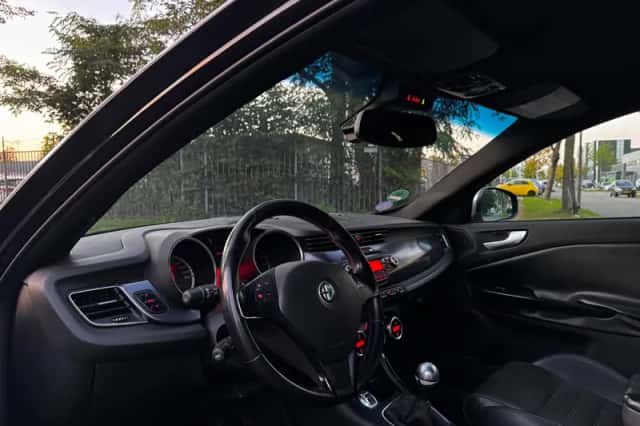 Alfa Romeo Giulietta (2010) thumbnail 3